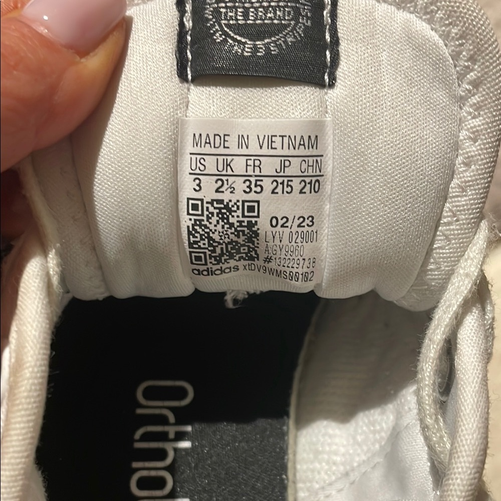 Adidas - Picture 2 of 2